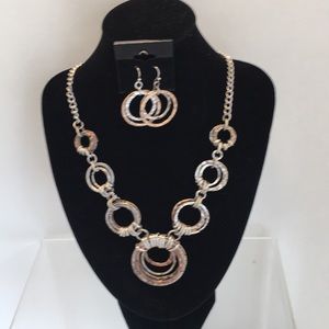 Brand new Necklace & earring set tricolor metal